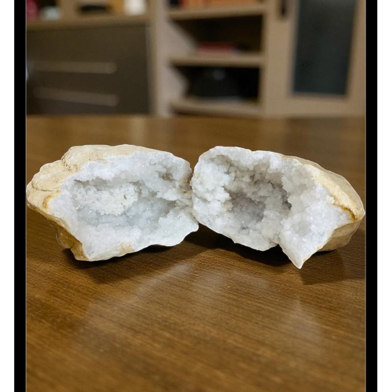 Geoda Cuarzo ( las 2 mitades)