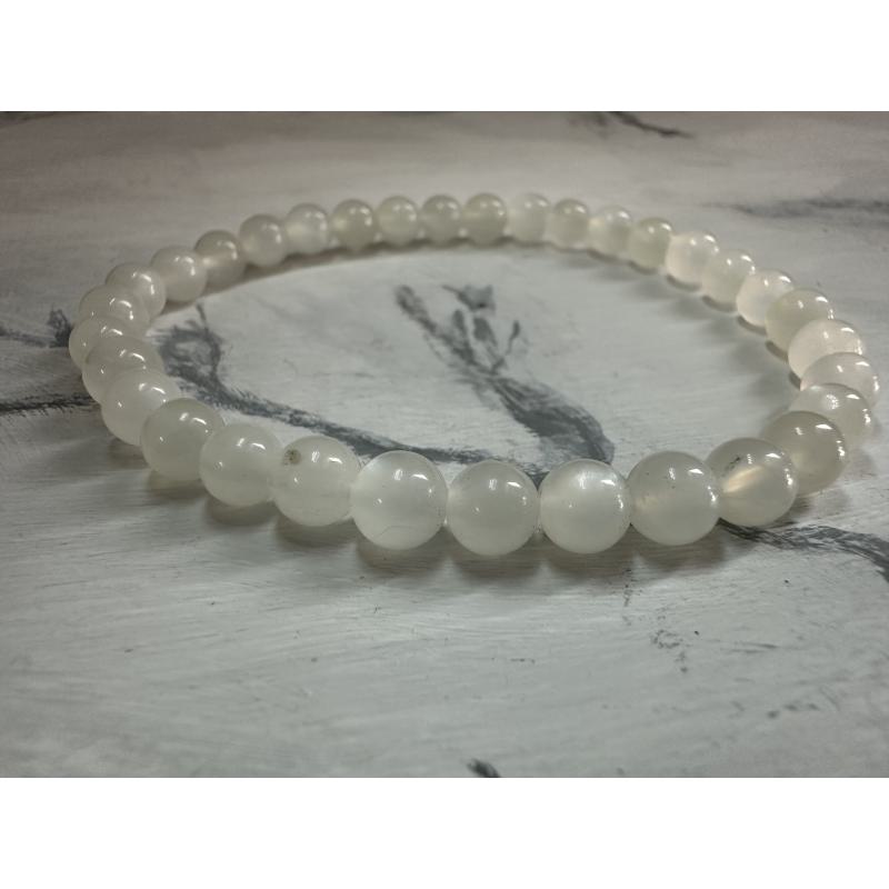 Pulsera  6 mm Adularia Blanca