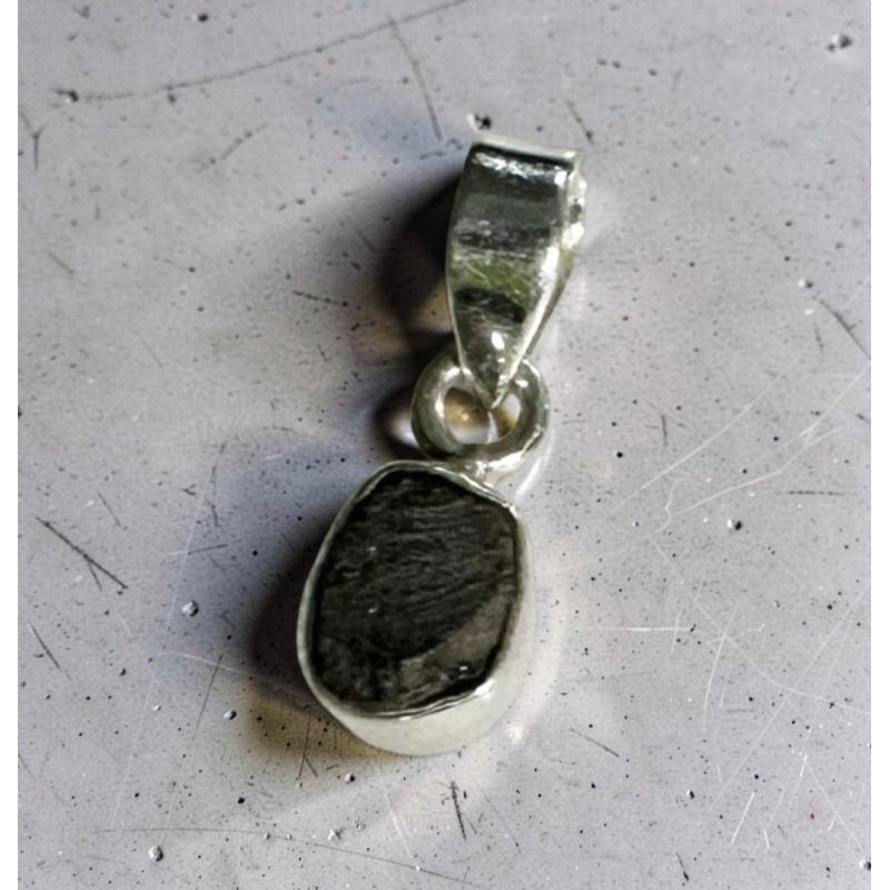 Colgante de Moldavita en Plata de Ley
