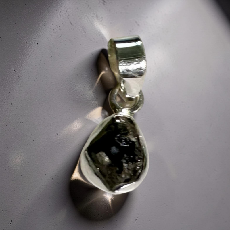 Colgante de Moldavita en Plata de Ley