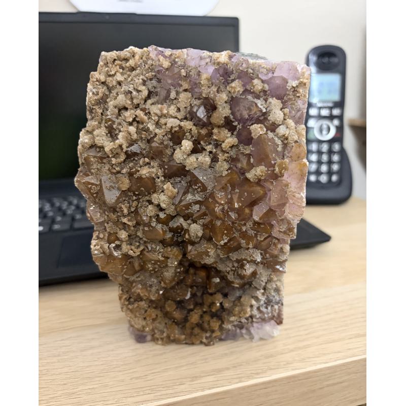 Amatista en Bruto Semipulida con base plana