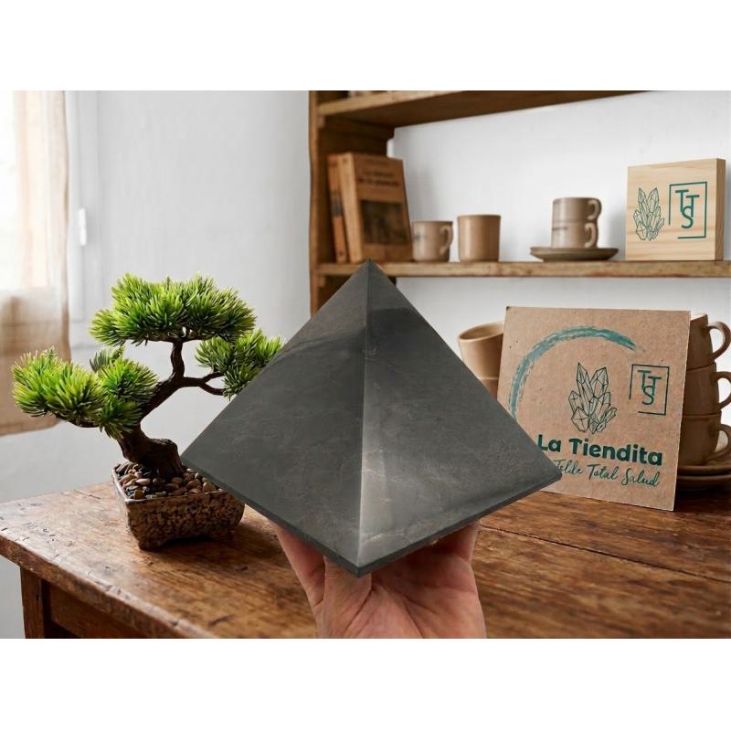 Pirámide Shungite
